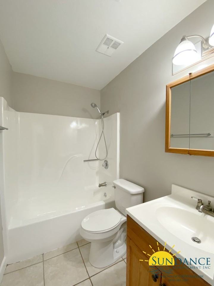 515 Landview St Apt A - Photo 6 of 10