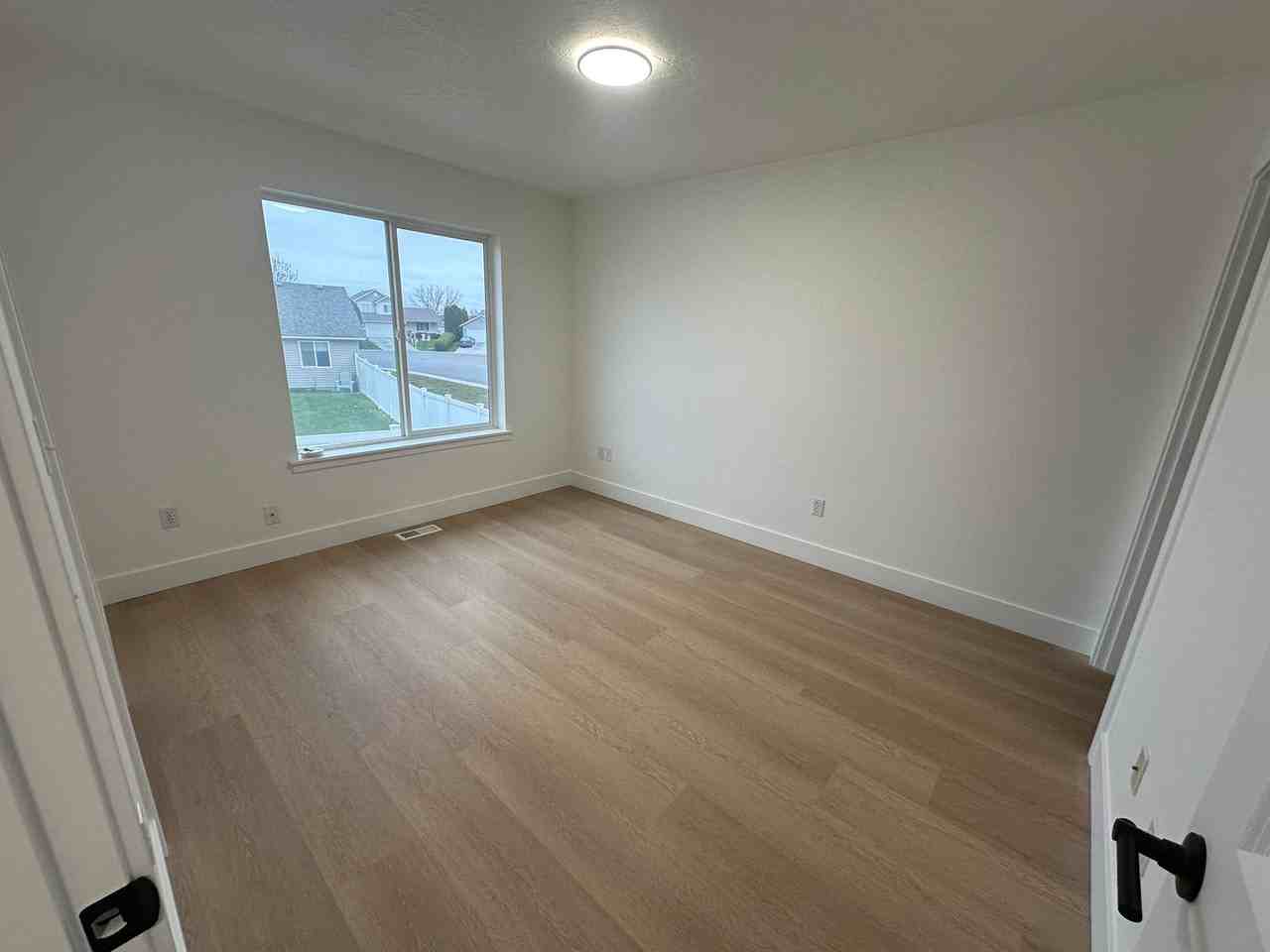 7915 Chehalis Dr - Photo 6 of 28