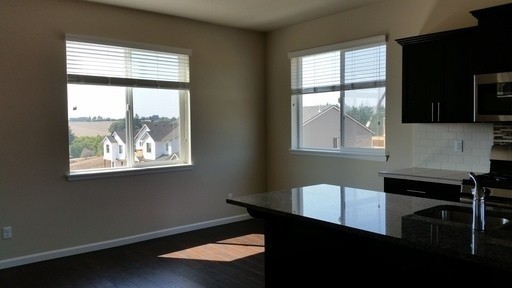 7681 Nw 170th Ave - Photo 4 of 21