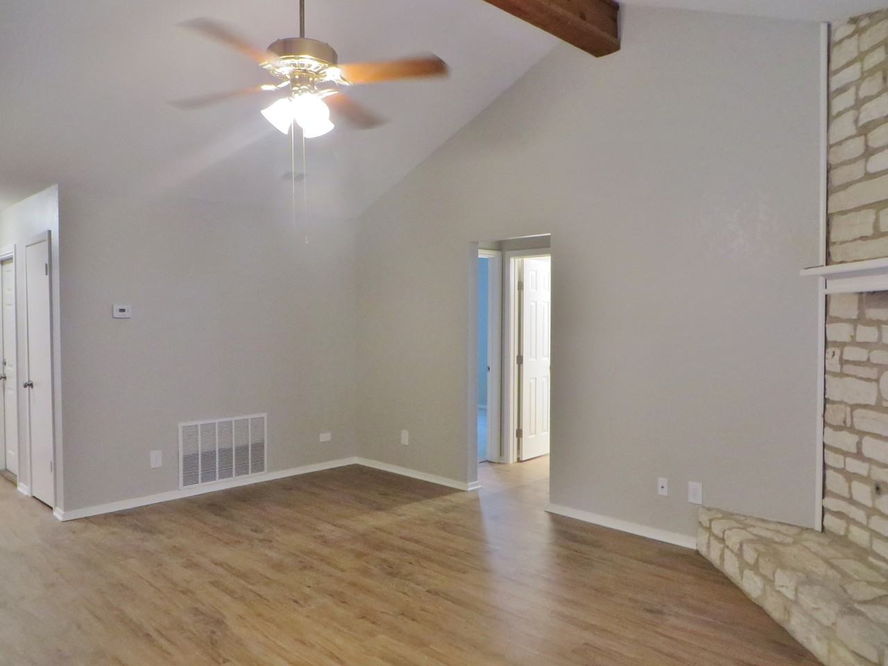 203 Rockmoor Dr - Photo 3 of 28