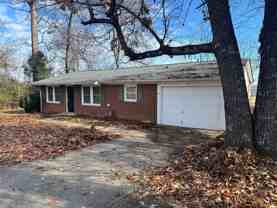 1807 Oakhurst Dr - Photo 1 of 1