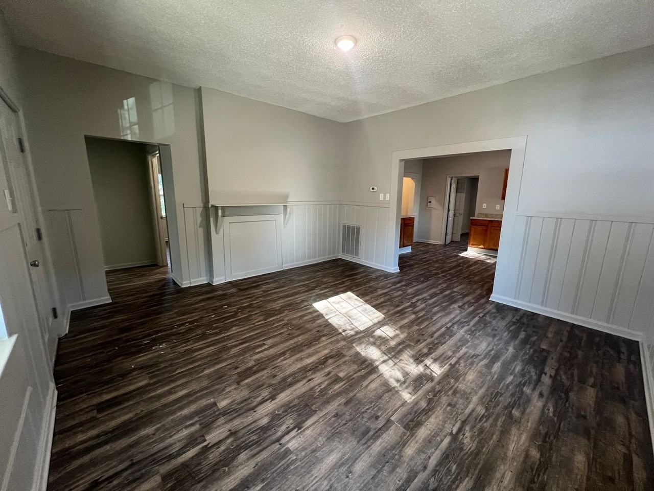 1909 Garber St - Photo 5 of 24