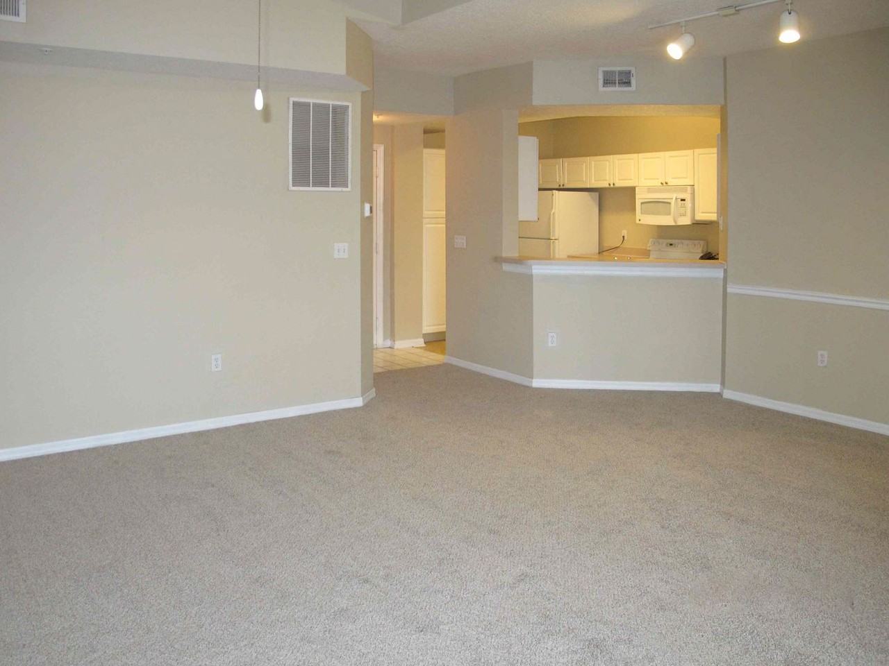 5572 Metrowest Blvd #5-310 - Photo 2 of 12