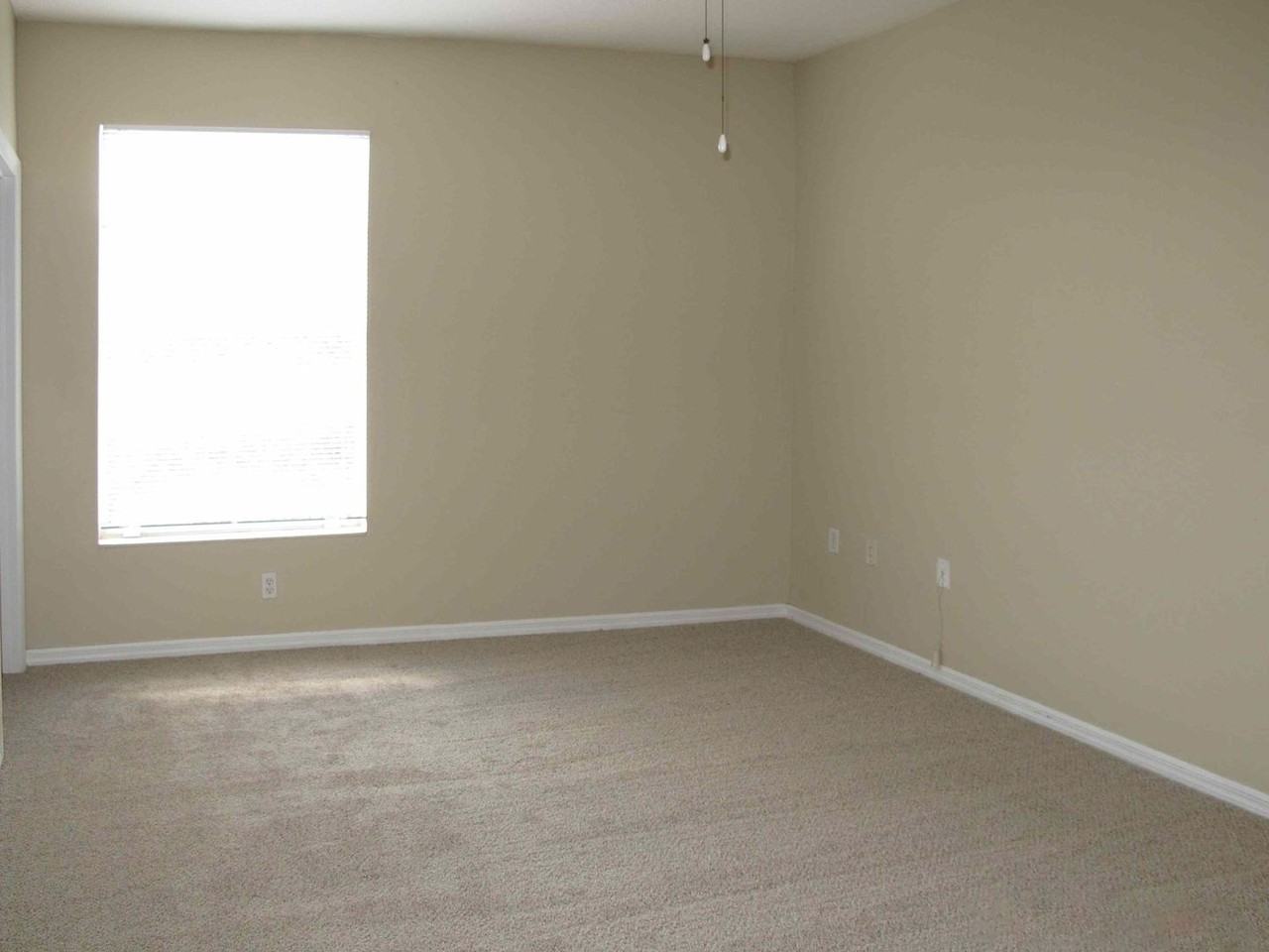 5572 Metrowest Blvd #5-310 - Photo 6 of 12