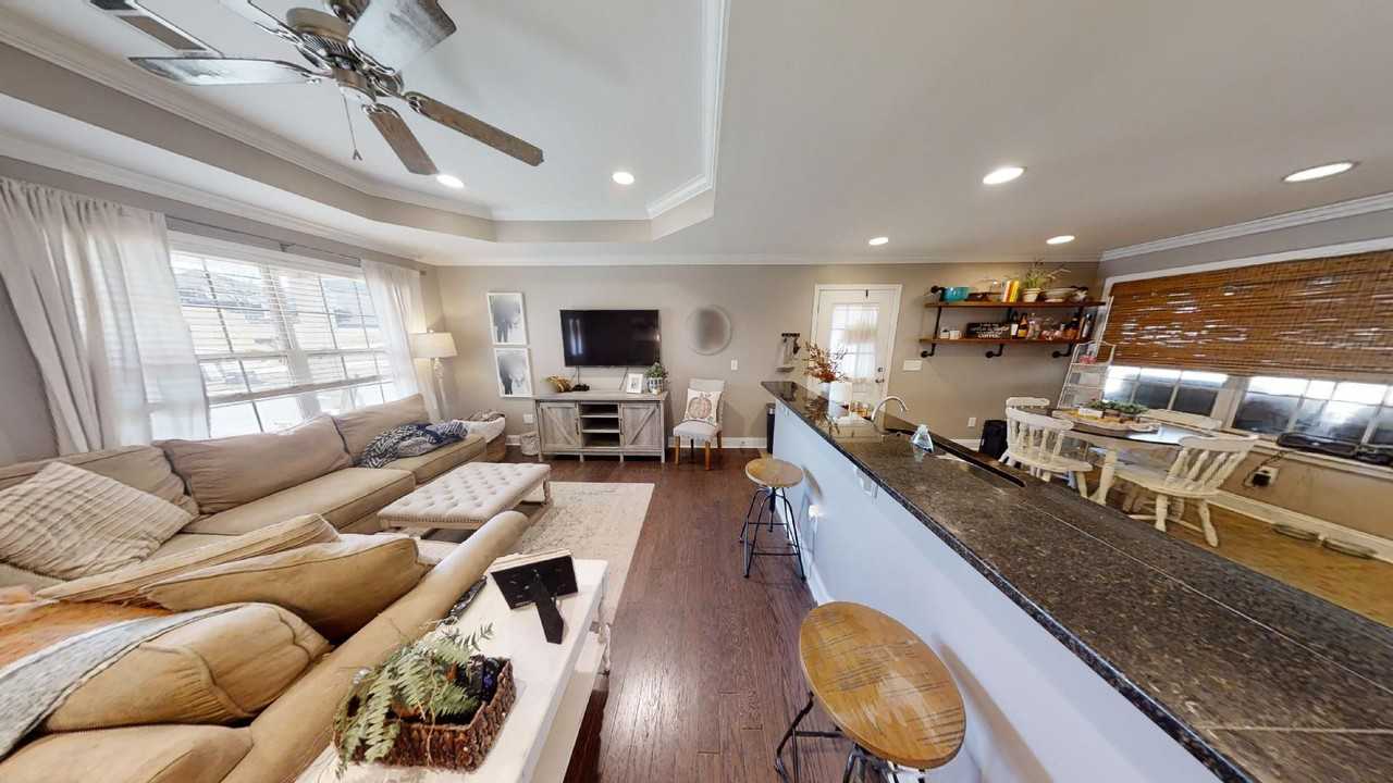 857 Berkshire Ct - Photo 7 of 25