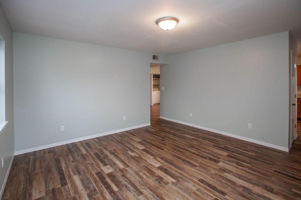 1022 N 10th St - Photo 6 of 12