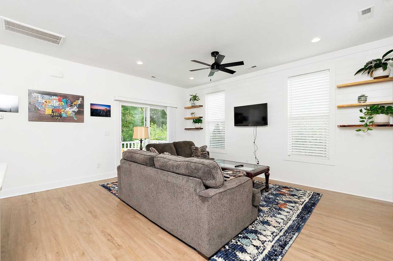 903 Park Ave - Photo 7 of 29