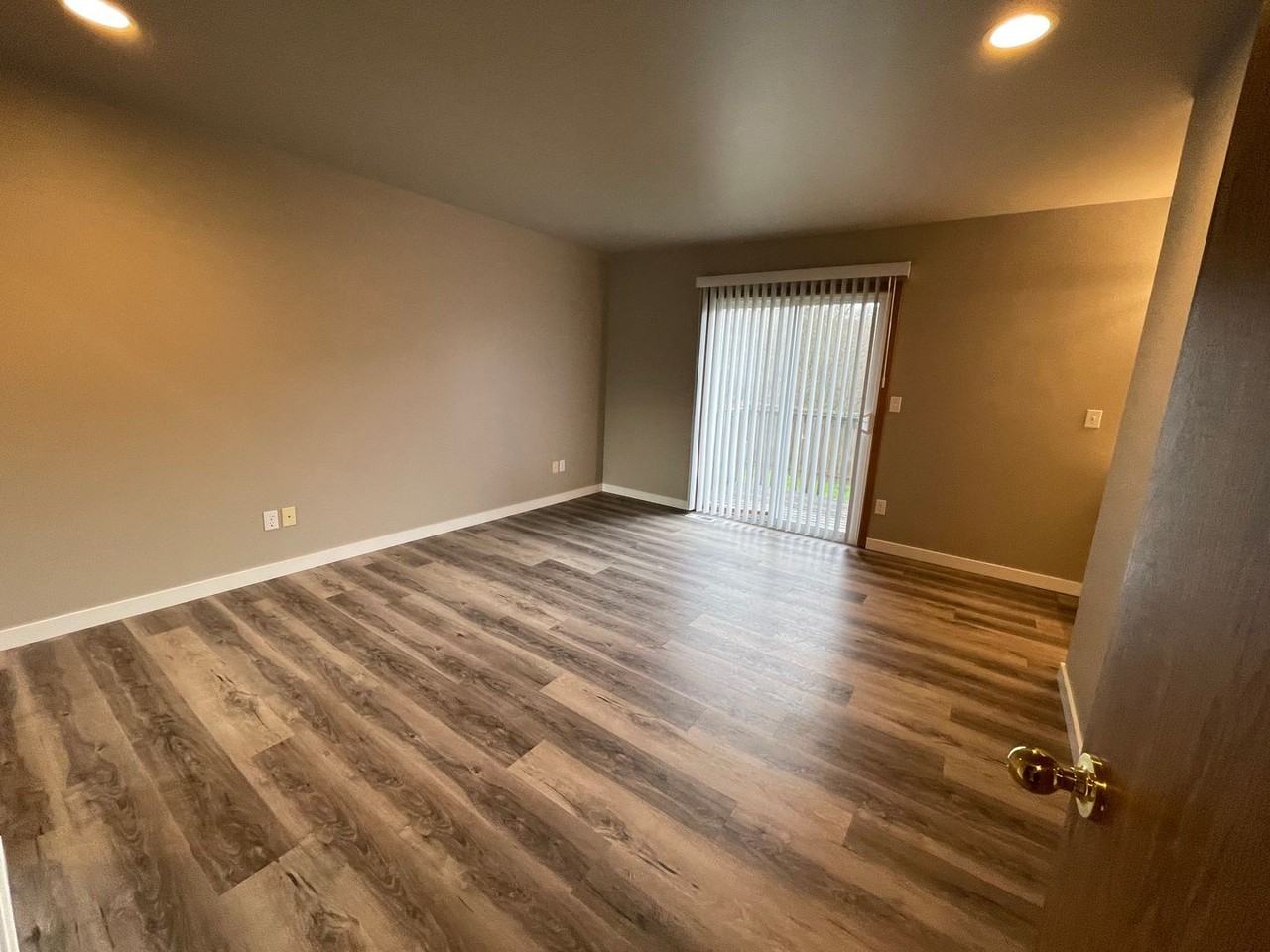 6722 61st Pl Ne - Photo 6 of 15