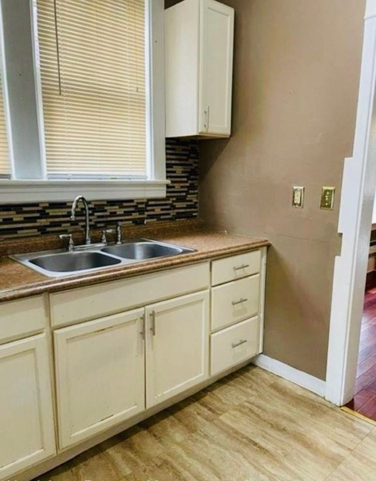 2040 Market St - Photo 3 of 11