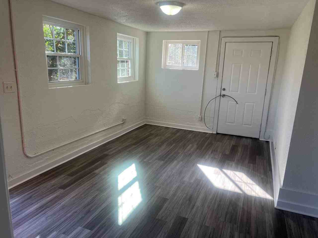 212-B W Wood St - Photo 7 of 8