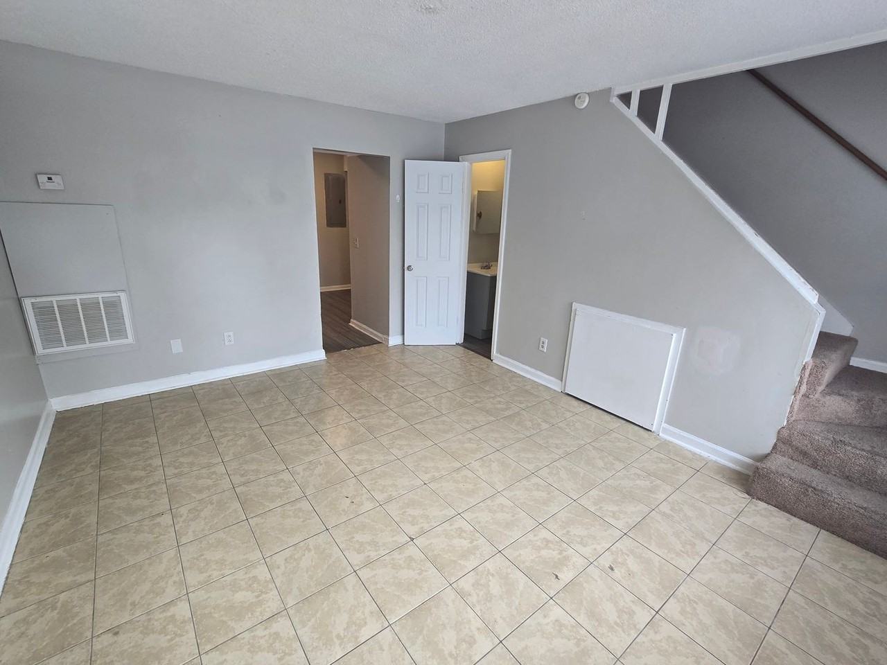 1637 North St - Photo 3 of 14