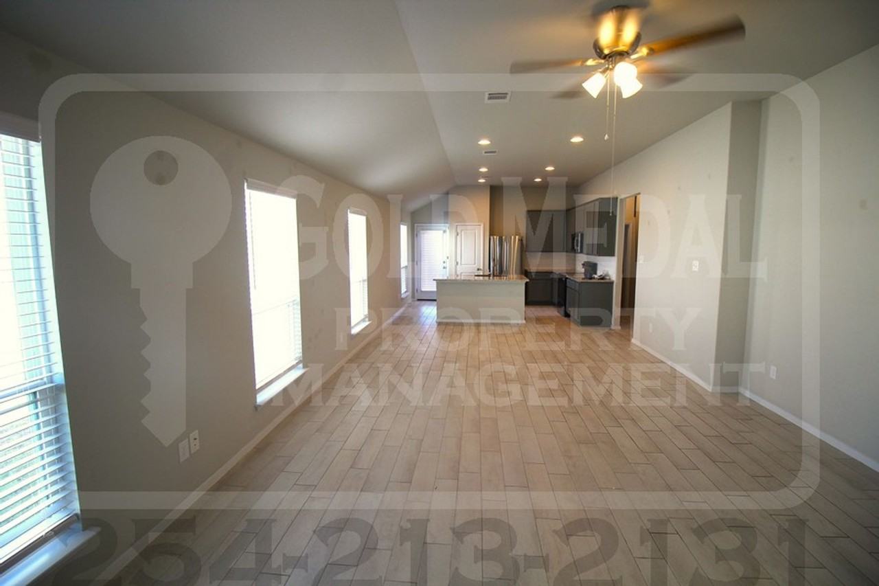 335 Black Opal Dr - Photo 4 of 30