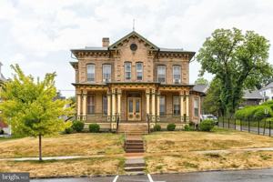 featured image of 129 West Linn Street