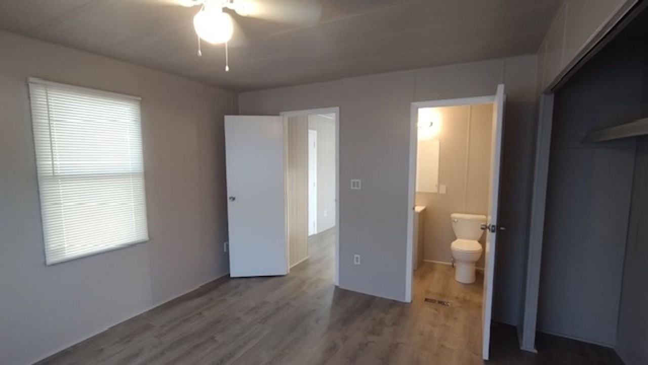 1026 Brazos Dr - Photo 7 of 20