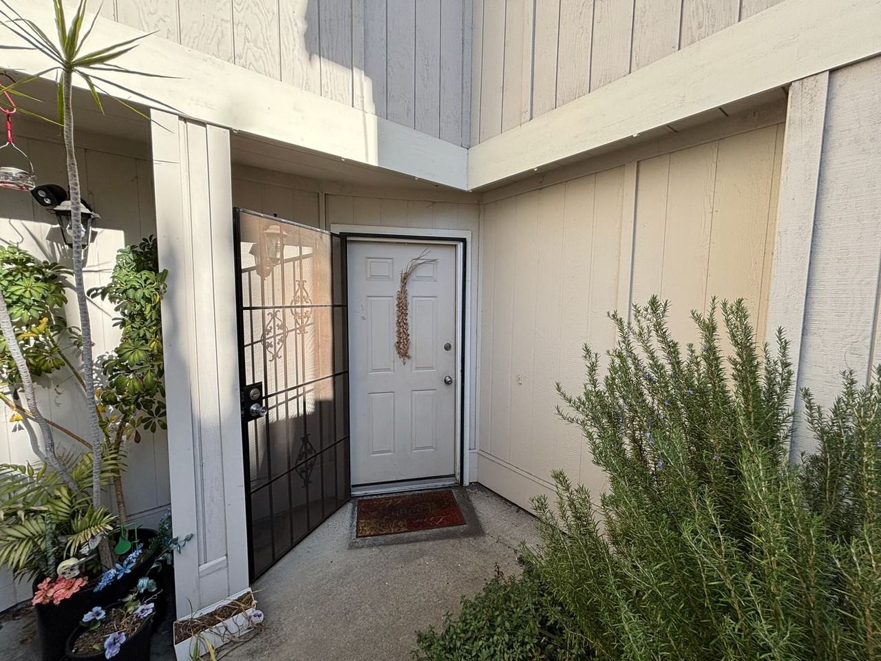 1023 Evans Ct - Photo 3 of 20