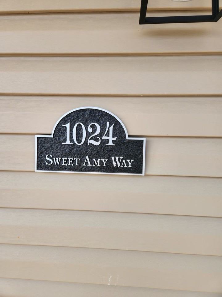 1024 Sweet Amy Way - Photo 2 of 13