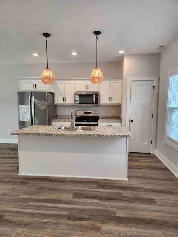 1024 Sweet Amy Way - Photo 3 of 13
