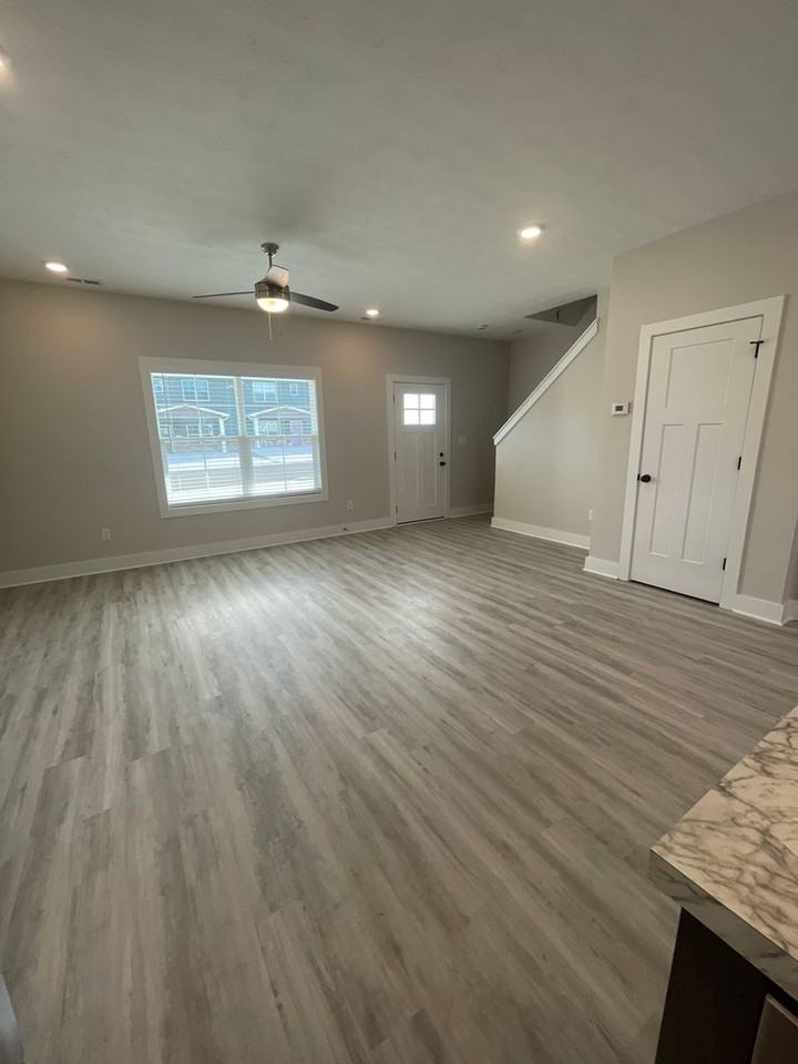 1026 Sweet Amy Way - Photo 3 of 18