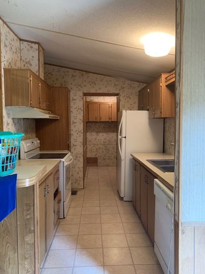 190 Circle Park Dr - Photo 3 of 11