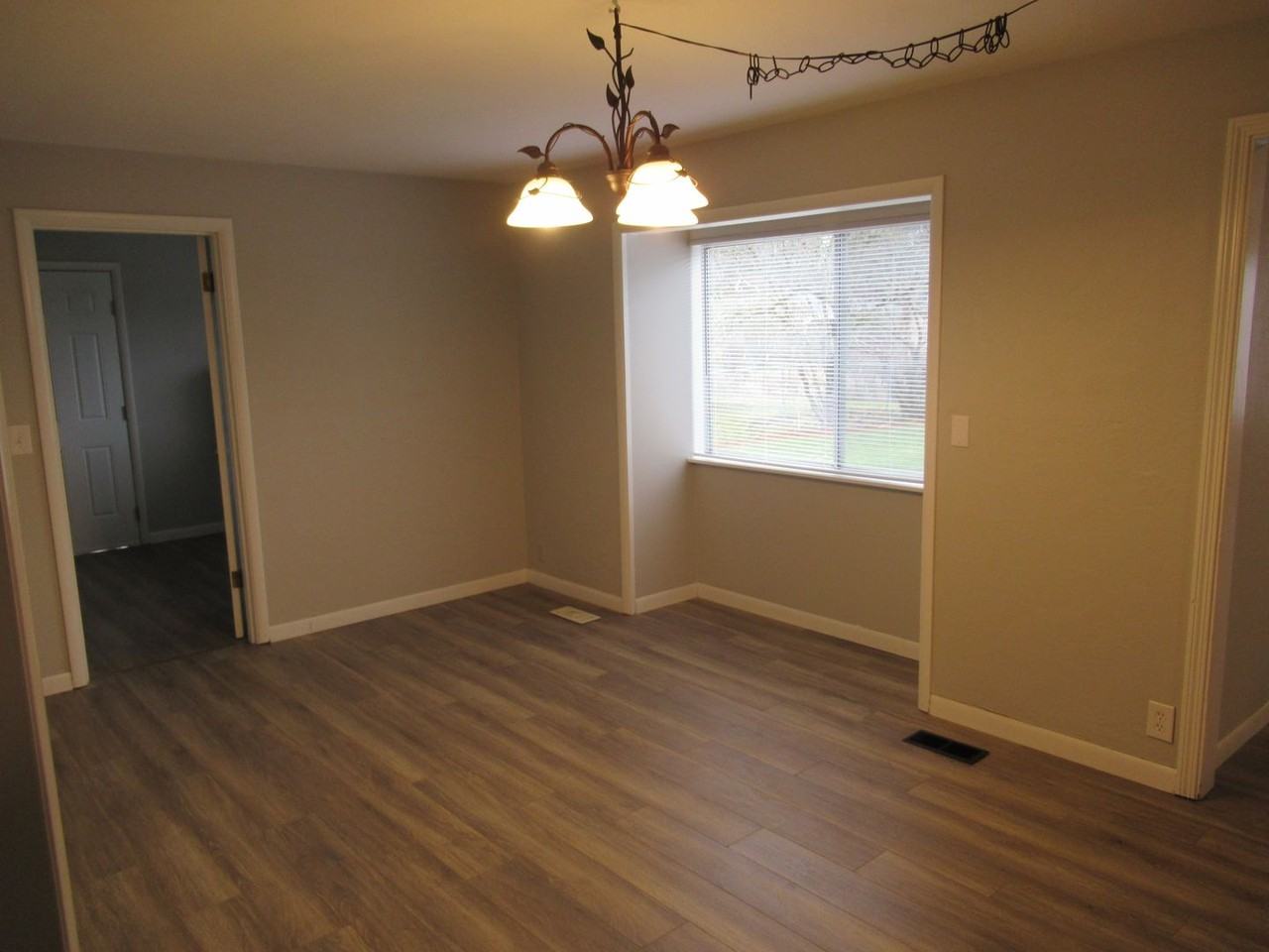 4492 Coloma Dr Se - Photo 3 of 26