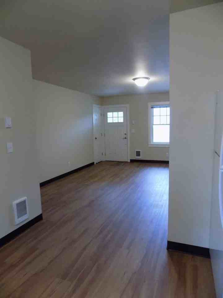 355 D Street - Photo 4 of 11