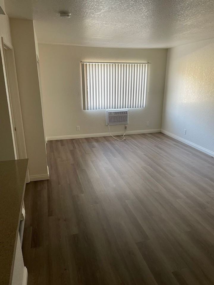 Tujunga Pines - Photo 4 of 11