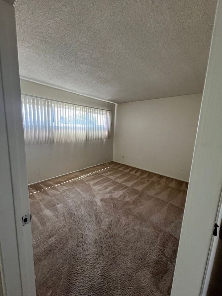 The Burbank Towers - Photo 3 of 19