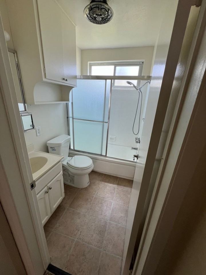 The Burbank Towers - Photo 4 of 19