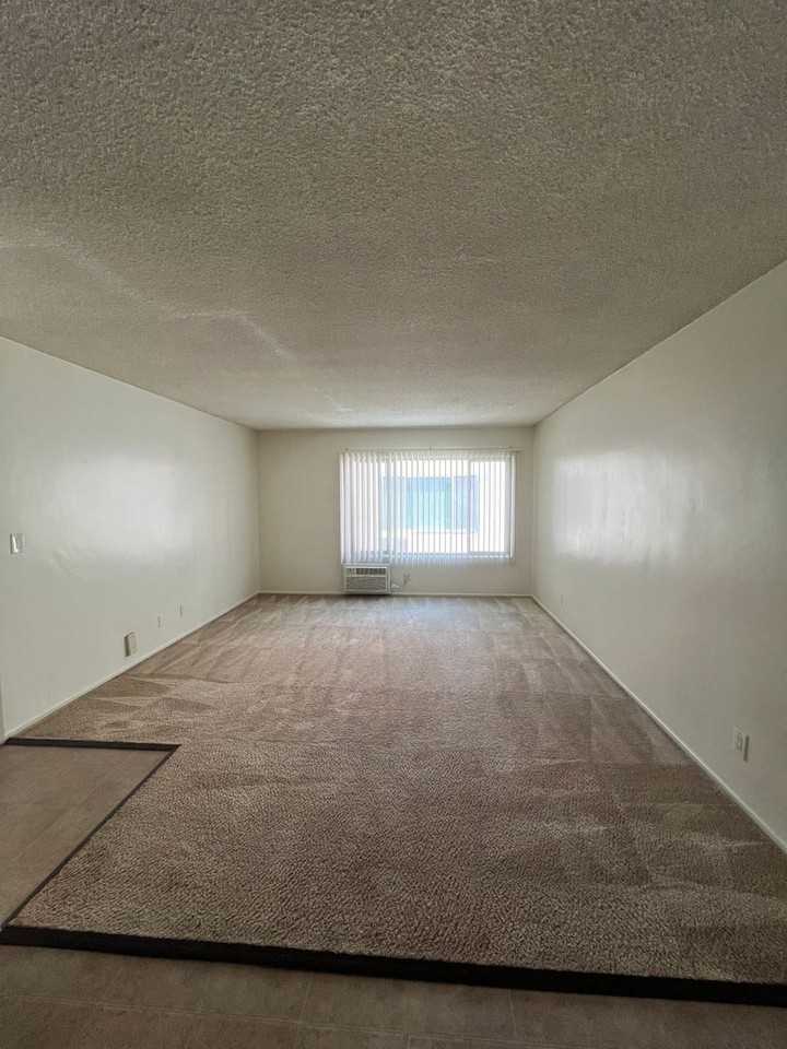 The Burbank Towers - Photo 6 of 19