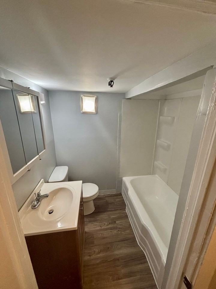 109 Broad - Photo 5 of 23