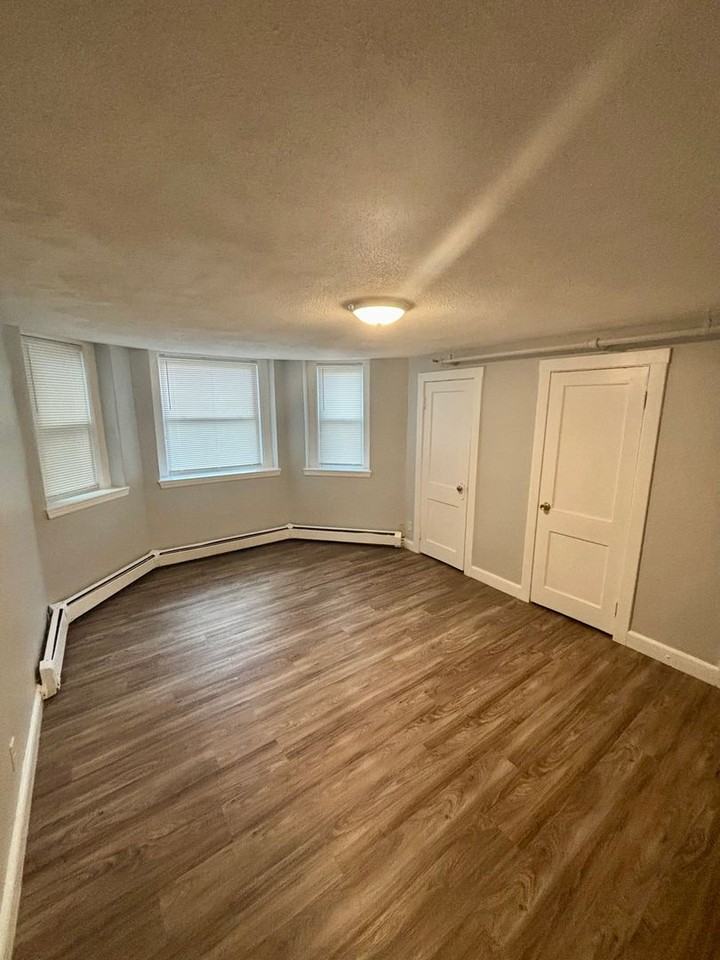 109 Broad - Photo 6 of 23