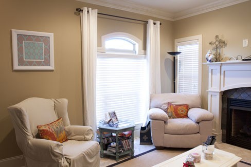 136 Falls Grove Dr - Photo 3 of 10