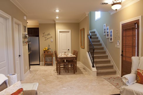 136 Falls Grove Dr - Photo 4 of 10