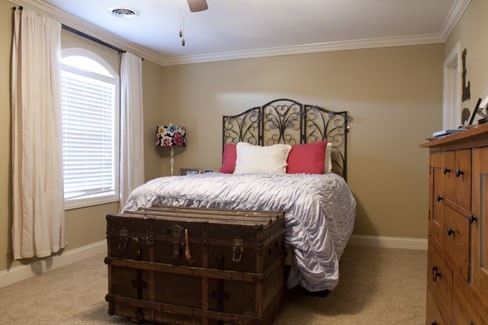 136 Falls Grove Dr - Photo 7 of 10