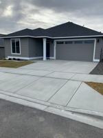 featured image of 2369 Morris Ave