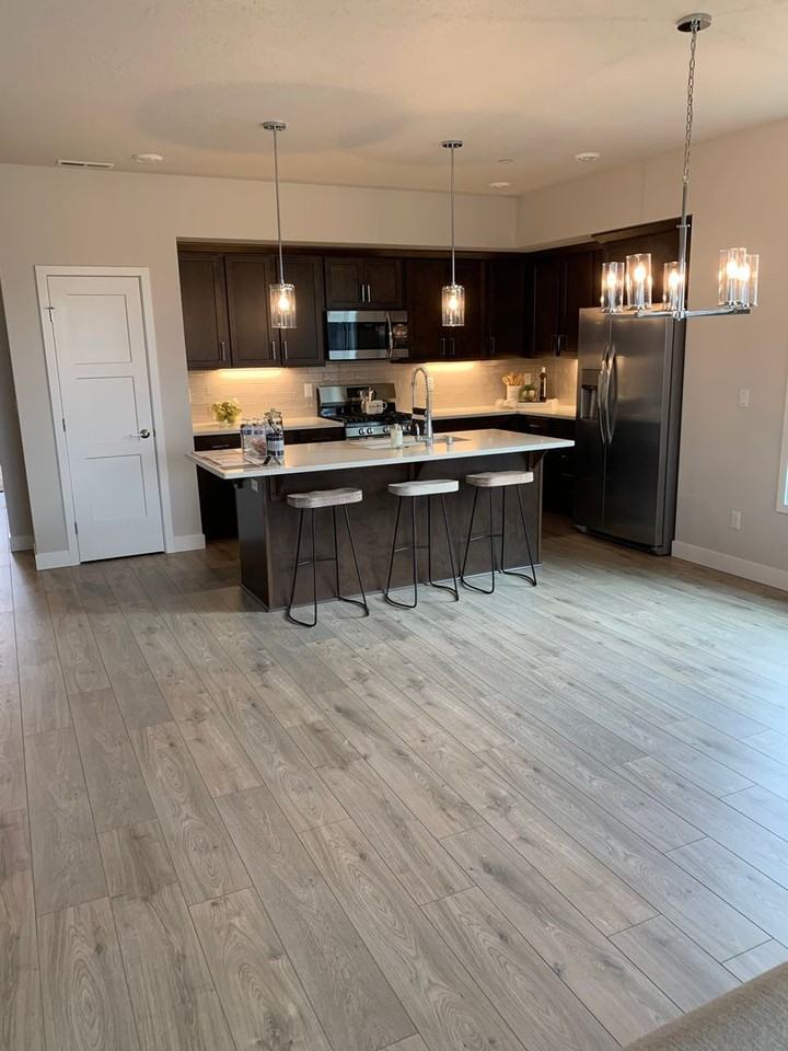 2369 Morris Ave - Photo 4 of 12