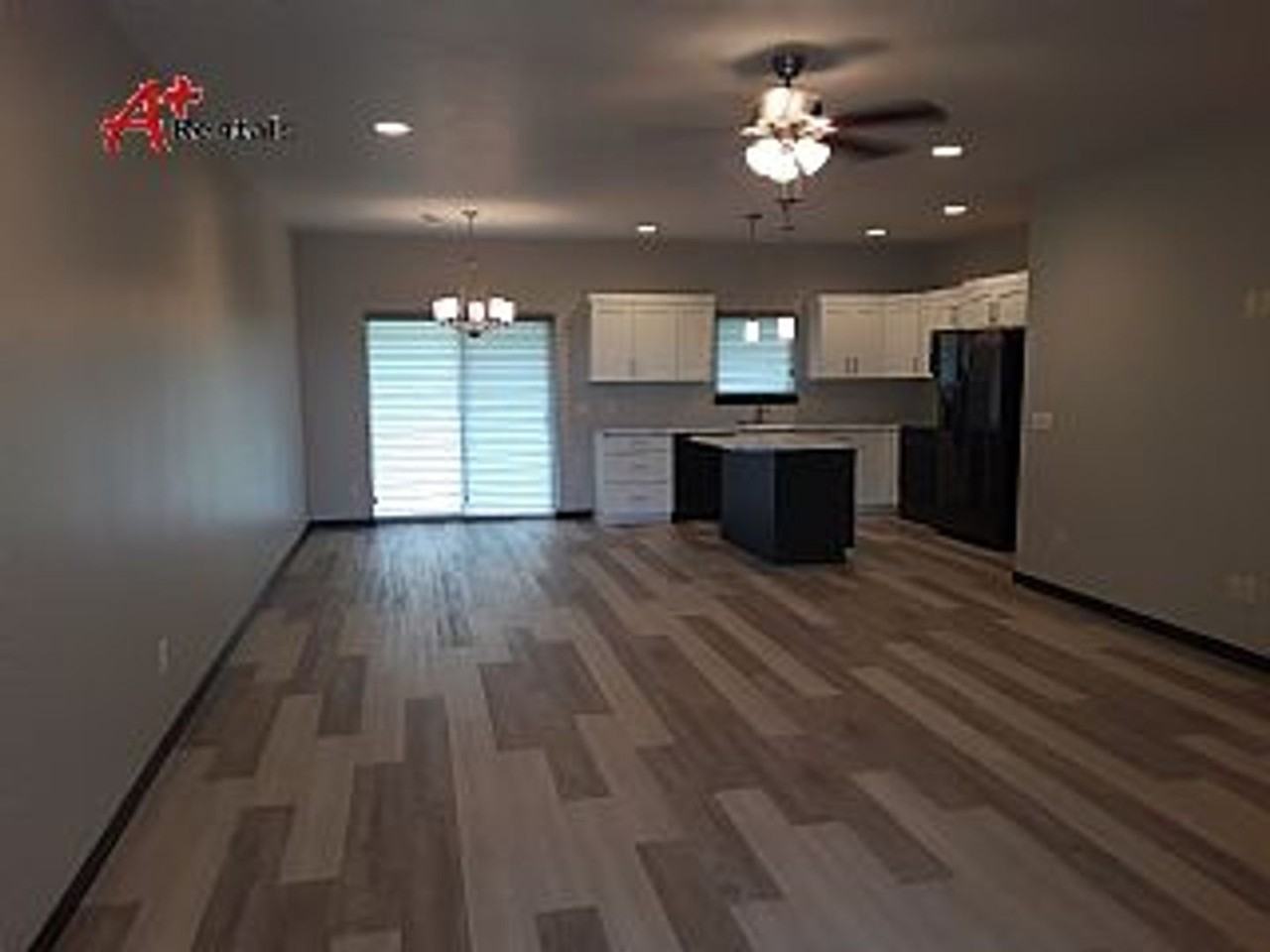 4513 S Dubuque Ave - Photo 2 of 20