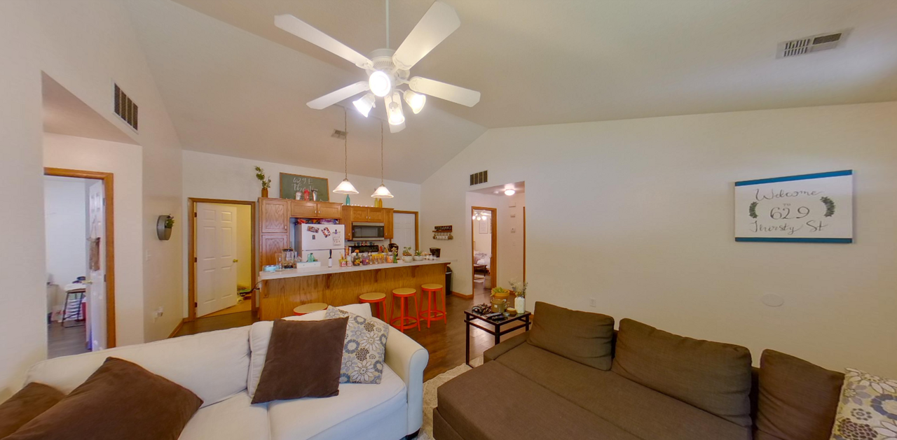 631 Thurston Street - Photo 4 of 14