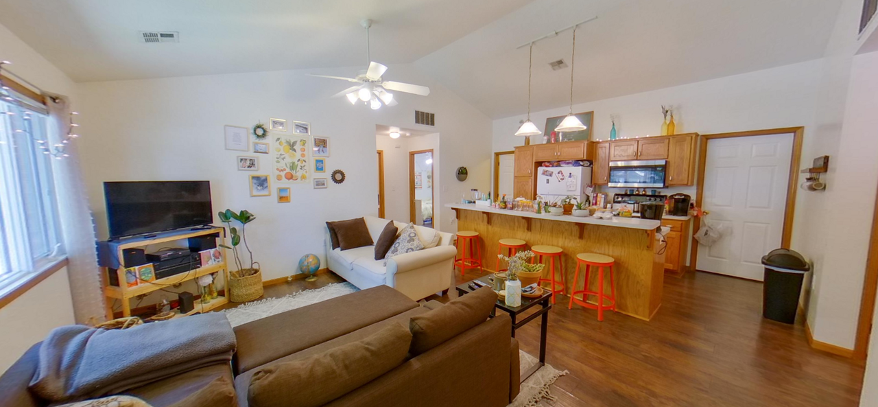 631 Thurston Street - Photo 5 of 14