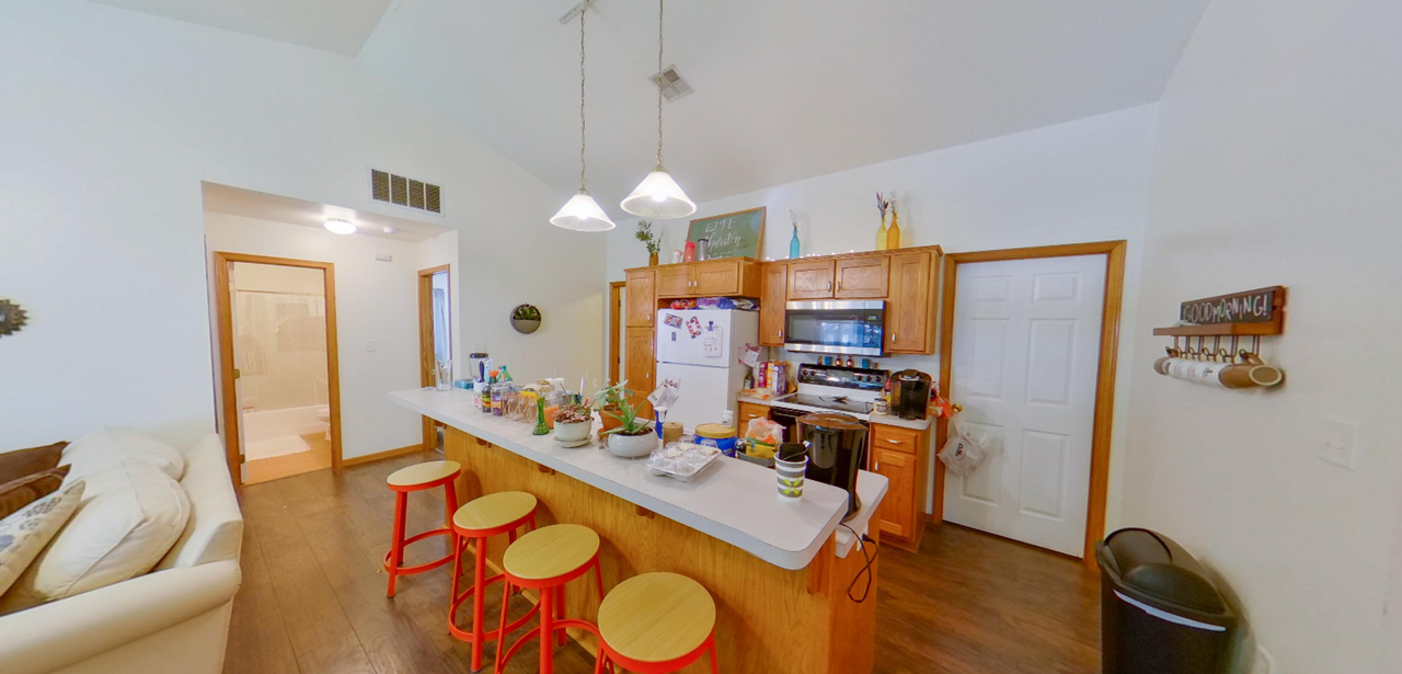 631 Thurston Street - Photo 6 of 14