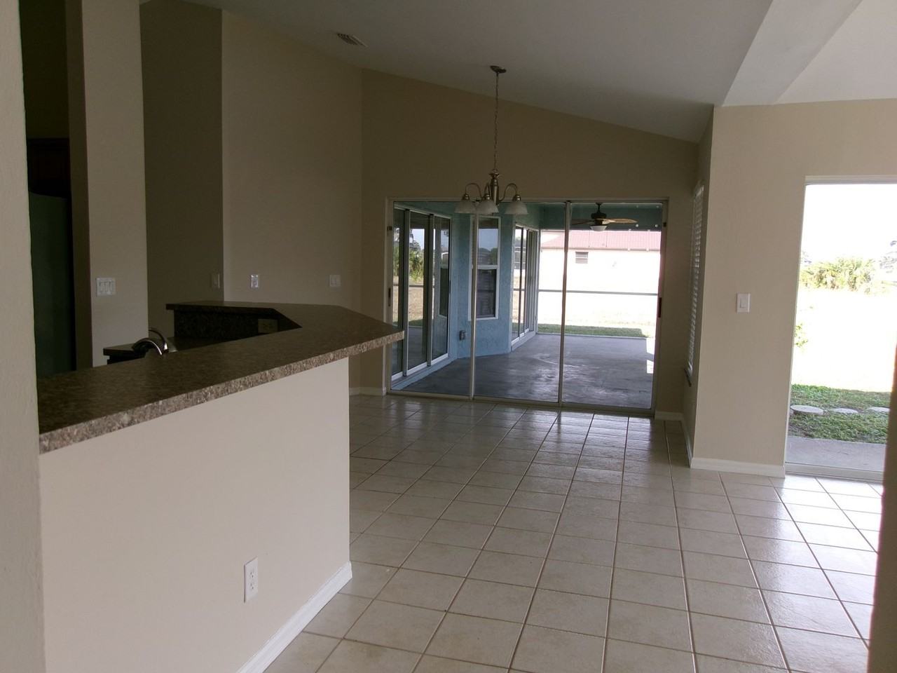 1709 Nw 36th Pl - Photo 6 of 20