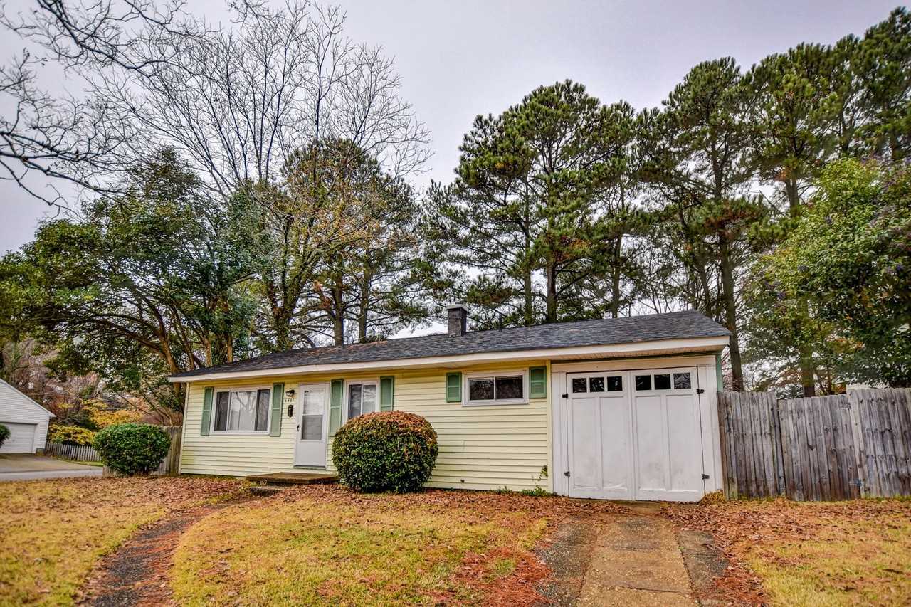 1401 River Oaks Dr - Photo 2 of 22