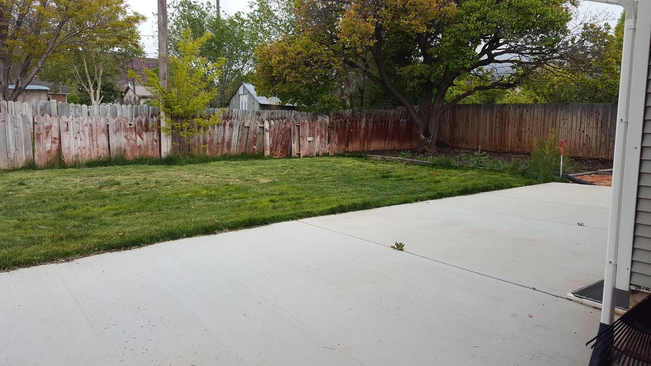 388 N 600 W - Photo 3 of 13