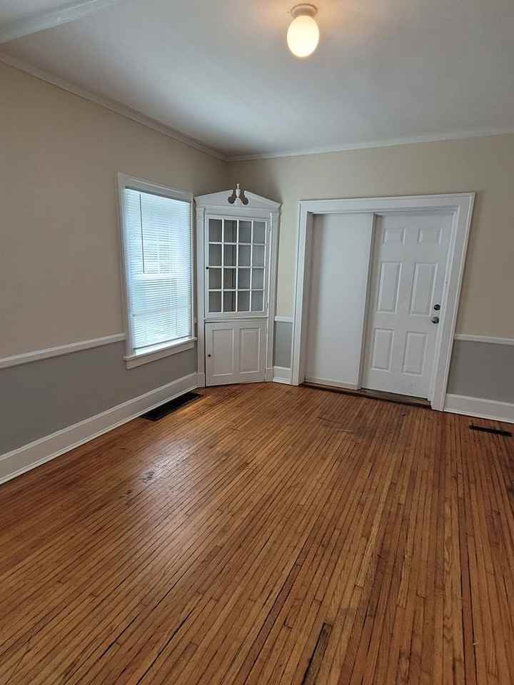1600 University Ave - Photo 2 of 23
