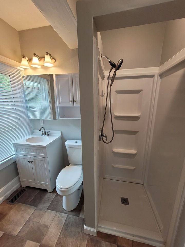 1600 University Ave - Photo 3 of 23