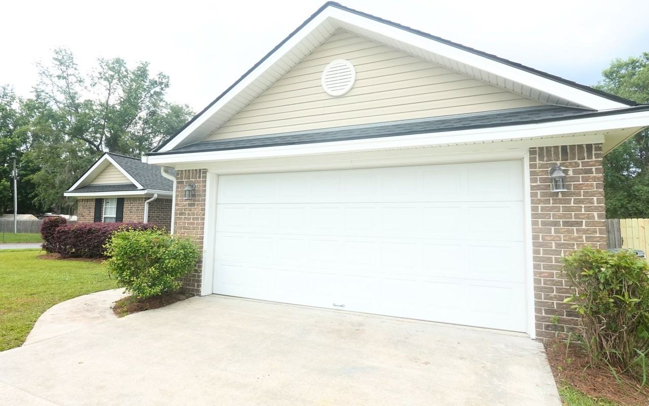 13 Ashley Ct - Photo 4 of 39