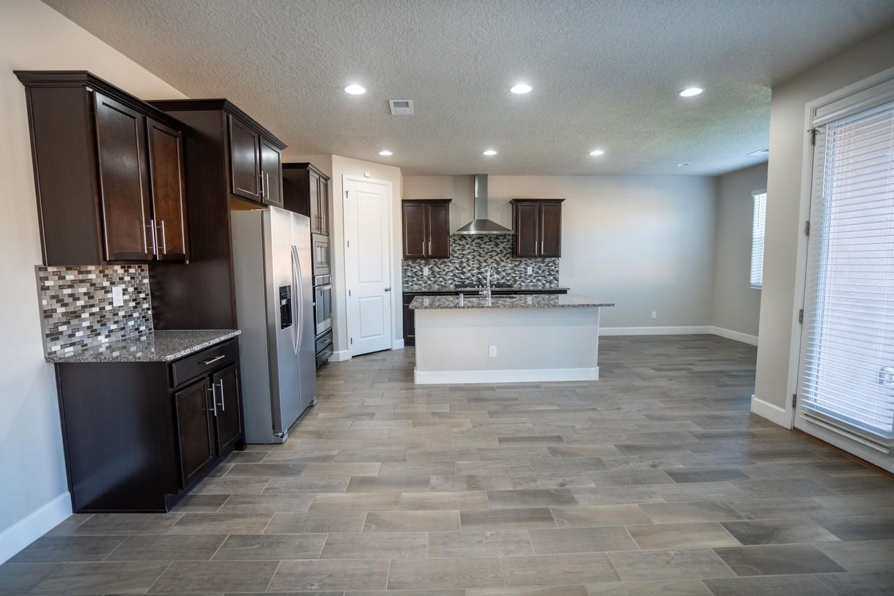 6205 Redroot St Nw - Photo 6 of 23