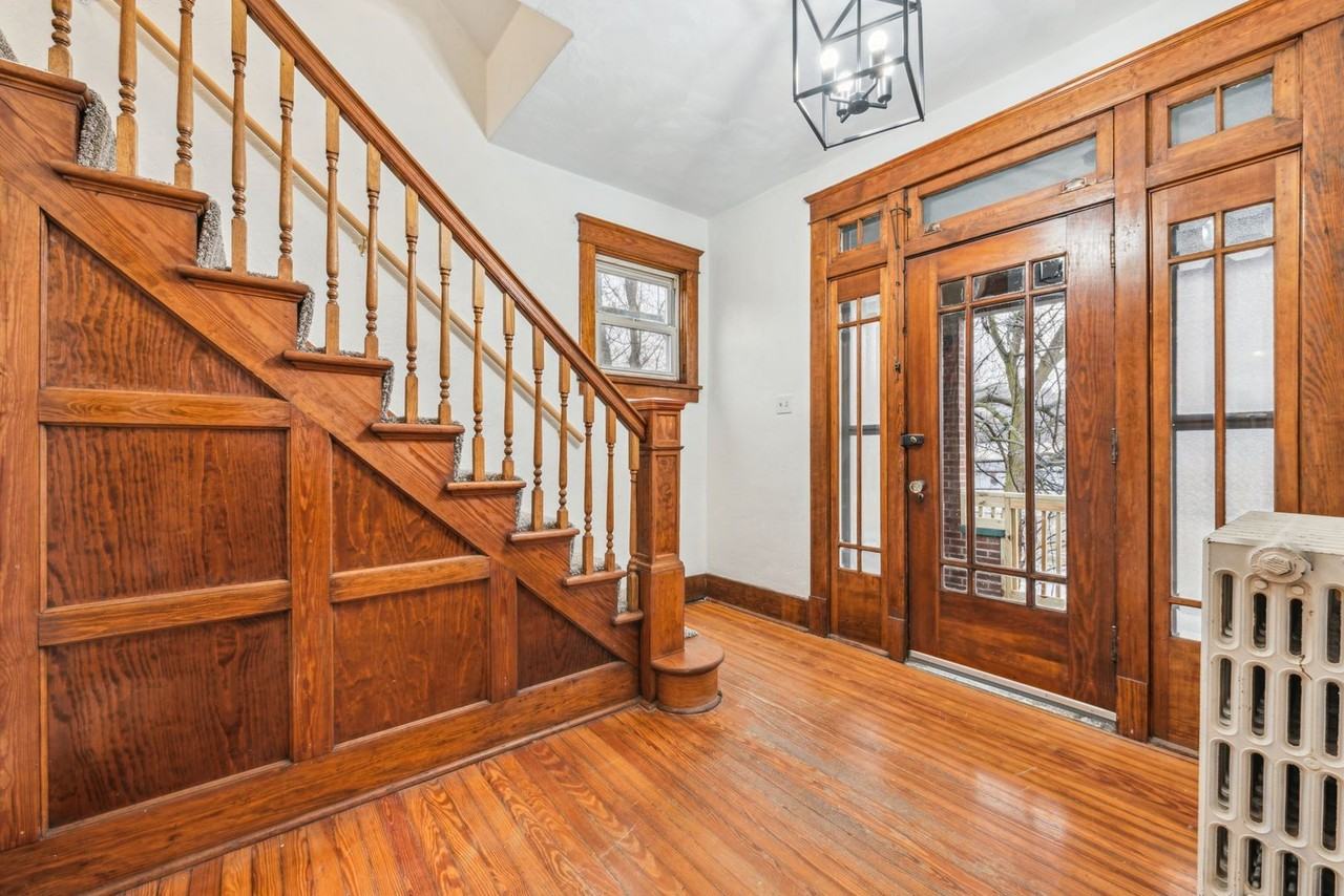 1040 S Main St - Photo 4 of 24