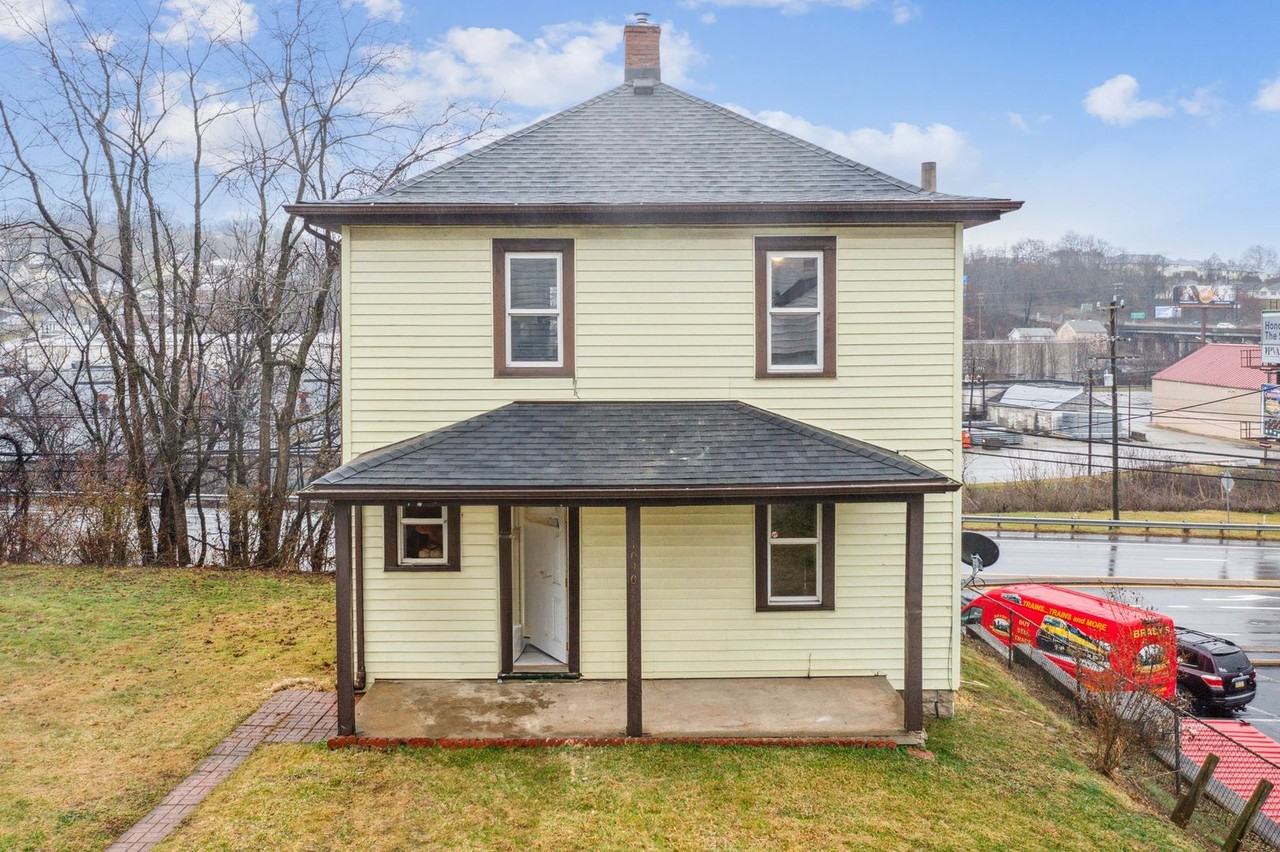 1040 S Main St - Photo 5 of 24