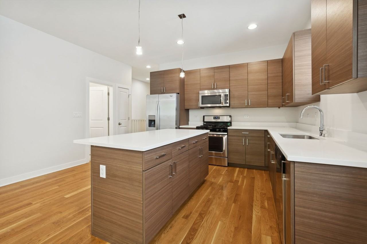 Erie/Ohio - Photo 3 of 31